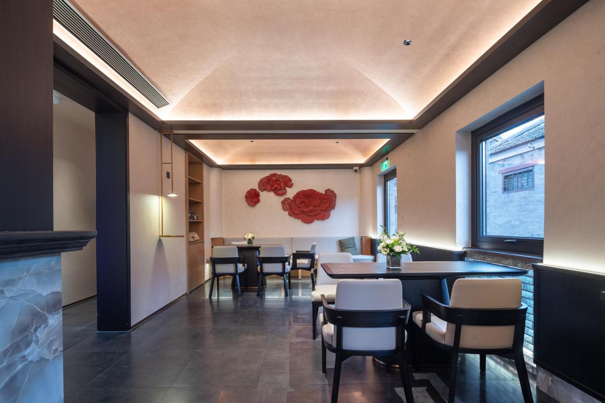 Happy Dragon Courtyard- Newly Renovated With French Windows, Near Tian'Anmen Forbidden City,Lama Temple And Heaven Temple, 3Minutes Walk From Subway,Fluent English Speaking With Tourist Sights Tickets Service ,Free Coffee &Laundry Service Pekin Dış mekan fotoğraf