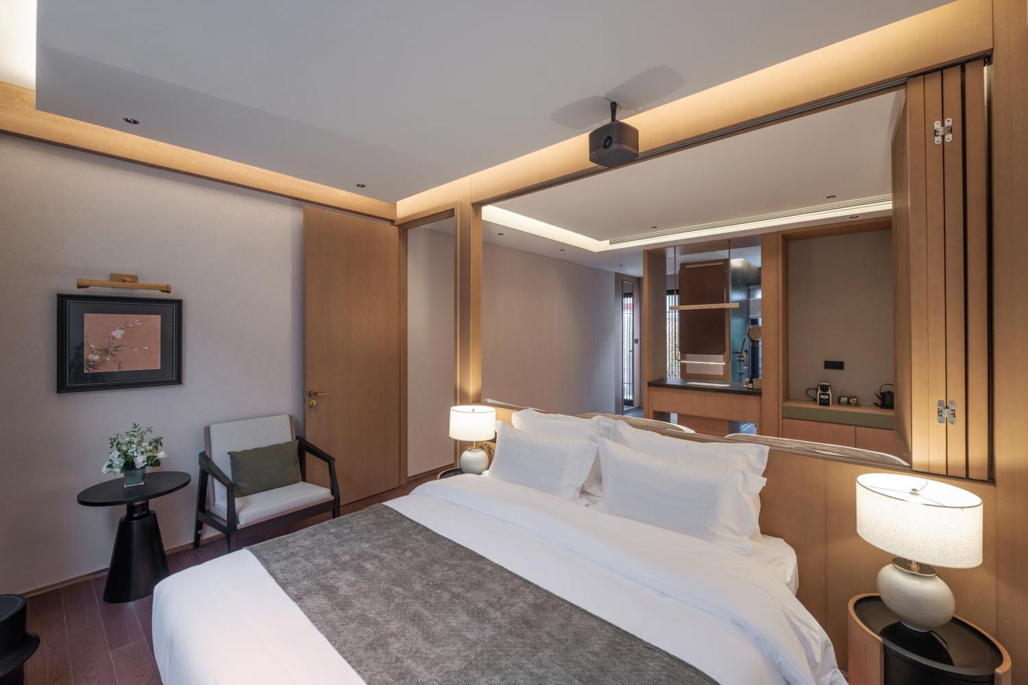 Happy Dragon Courtyard- Newly Renovated With French Windows, Near Tian'Anmen Forbidden City,Lama Temple And Heaven Temple, 3Minutes Walk From Subway,Fluent English Speaking With Tourist Sights Tickets Service ,Free Coffee &Laundry Service Pekin Dış mekan fotoğraf