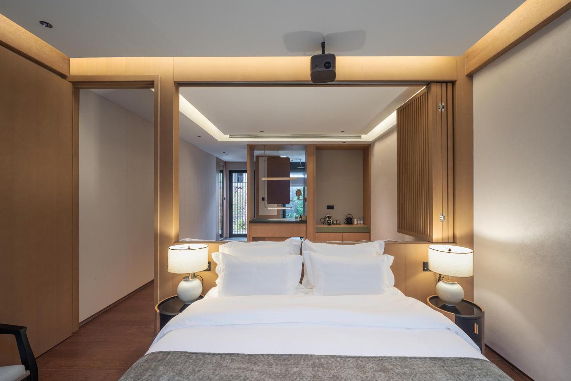 Happy Dragon Courtyard- Newly Renovated With French Windows, Near Tian'Anmen Forbidden City,Lama Temple And Heaven Temple, 3Minutes Walk From Subway,Fluent English Speaking With Tourist Sights Tickets Service ,Free Coffee &Laundry Service Pekin Dış mekan fotoğraf