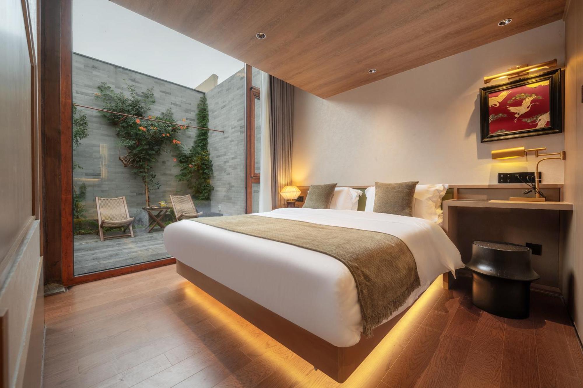 Happy Dragon Courtyard- Newly Renovated With French Windows, Near Tian'Anmen Forbidden City,Lama Temple And Heaven Temple, 3Minutes Walk From Subway,Fluent English Speaking With Tourist Sights Tickets Service ,Free Coffee &Laundry Service Pekin Dış mekan fotoğraf